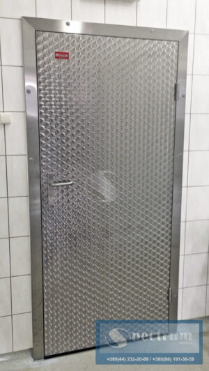 Raspashnye-holodilnye-odnostvorchatye-dveri