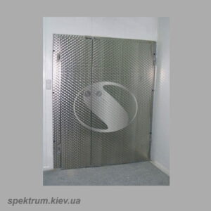 Morozilnye-dvustvorchatye-petlevye-dveri